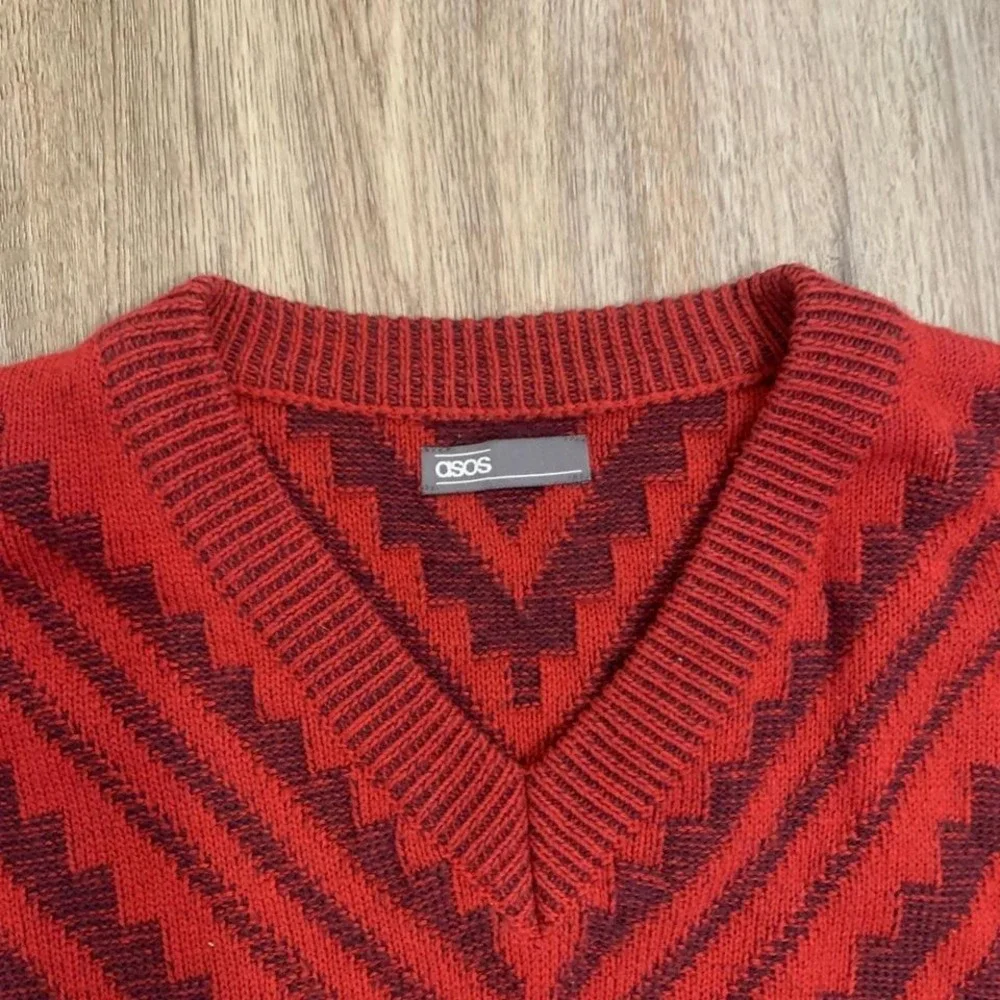 ASOS zigzag pattern vneck pullover sweater in red‎ - size medium mens